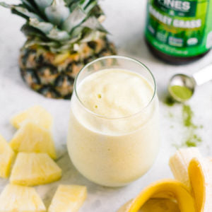 Pineapple & Wheatgrass Smoothie: A Refreshing Way for More Antioxidants in Your Diet